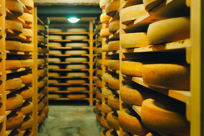 Entremont Comté du Haut Doubs, fromage à pâte pressée cuite, fruité, AOC 