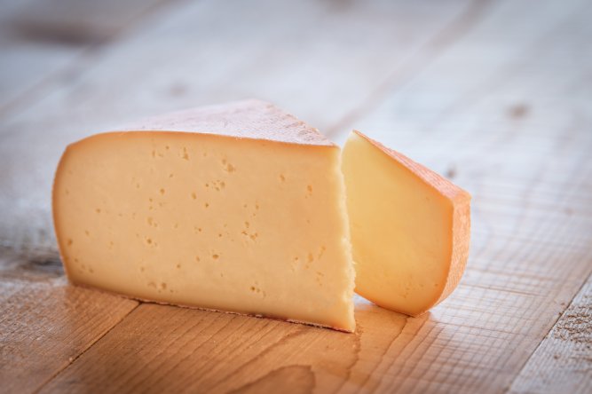 Raclette au lait cru tranchée à l&#039;échalote IGP